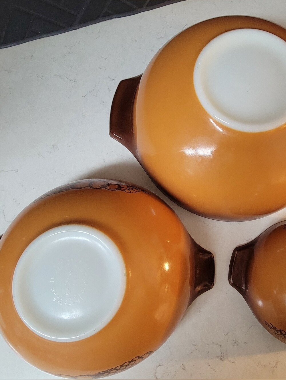 MCM 1970s Vintage Pyrex "Old Orchard" Nesting Cinderella Bowls - Set of 3 - Picture 7 of 7
